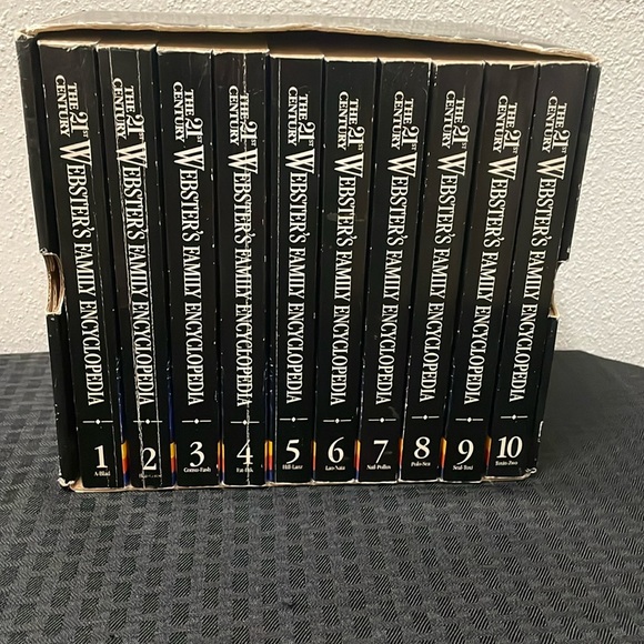 The 21st Century Webster’s Family Encyclopedia Revised Edition 10 Volume set EUC - Picture 2 of 6